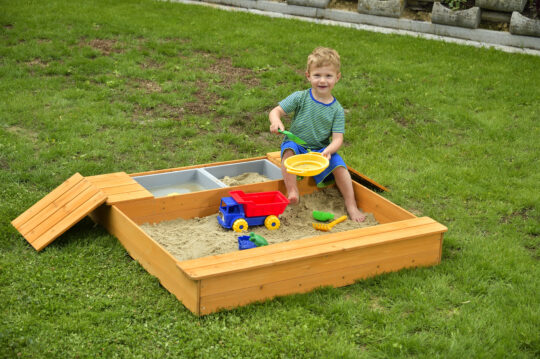 Sandkasten mit Matschfach "Oswald"